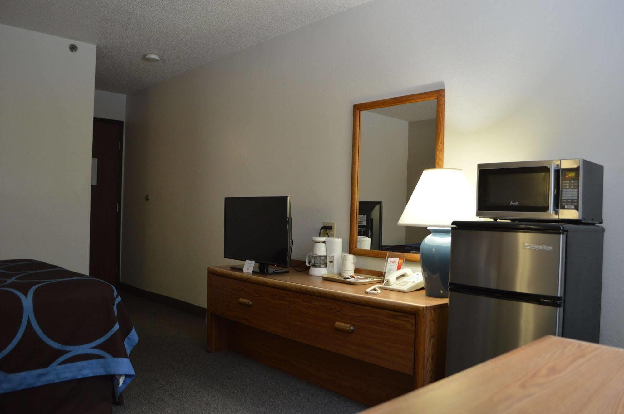 ซูเปอร์ 8 บาย วินด์แฮม พาร์คแรพพิดส์ Hotel Park Rapids ภายนอก รูปภาพ