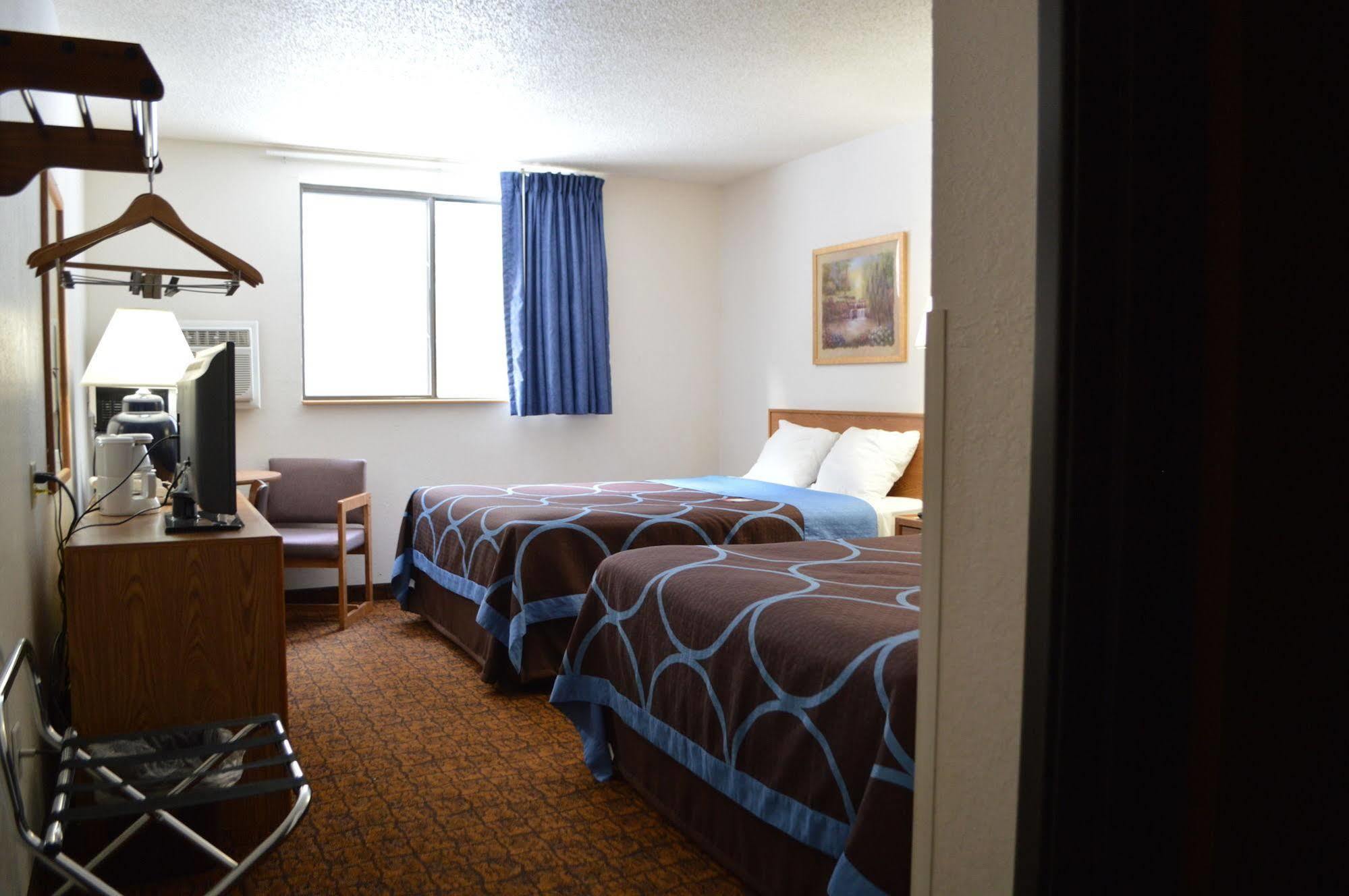 ซูเปอร์ 8 บาย วินด์แฮม พาร์คแรพพิดส์ Hotel Park Rapids ภายนอก รูปภาพ