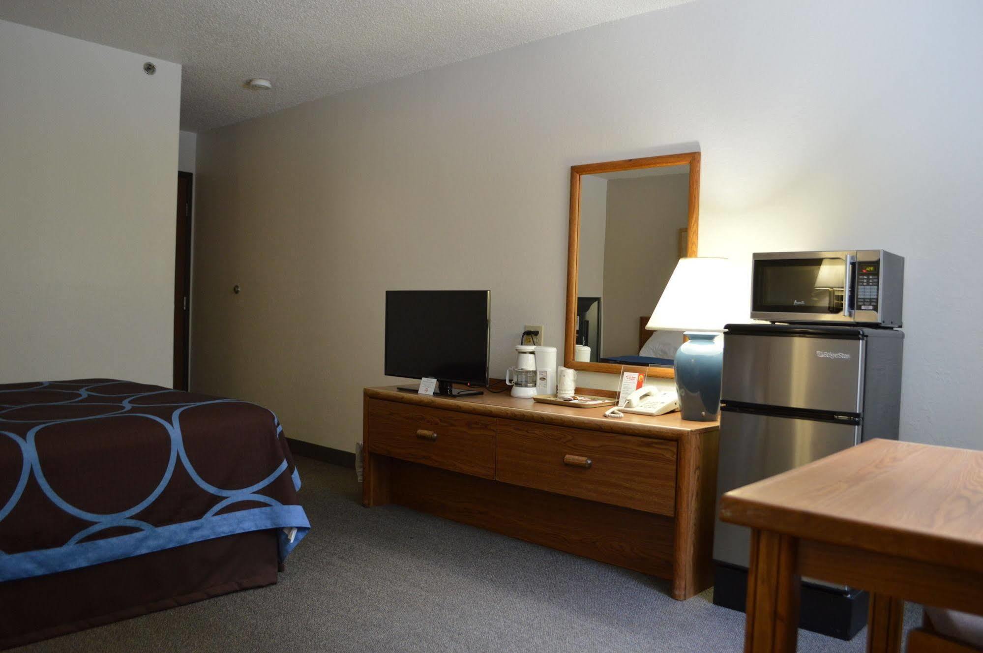 ซูเปอร์ 8 บาย วินด์แฮม พาร์คแรพพิดส์ Hotel Park Rapids ภายนอก รูปภาพ