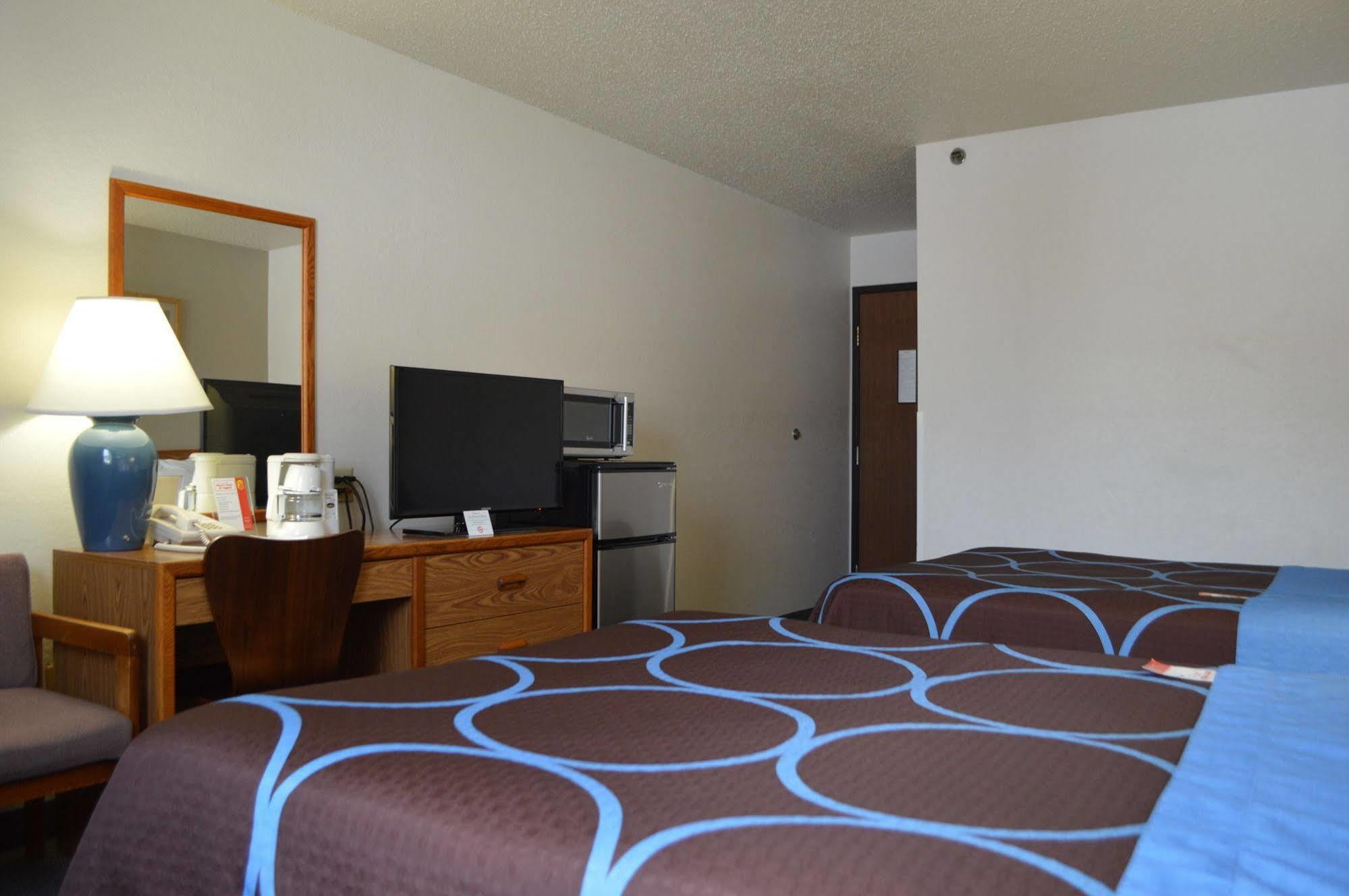 ซูเปอร์ 8 บาย วินด์แฮม พาร์คแรพพิดส์ Hotel Park Rapids ภายนอก รูปภาพ