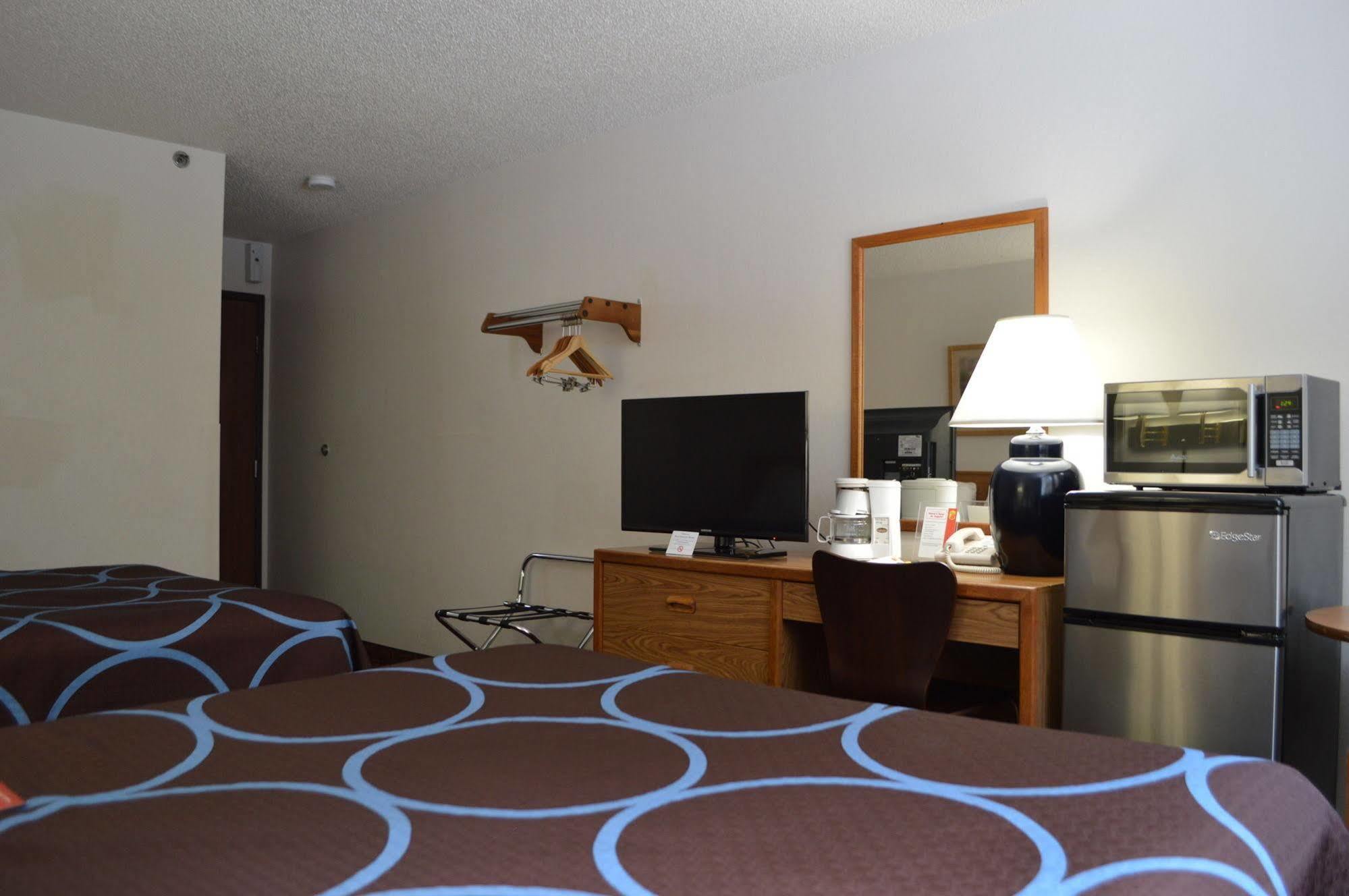 ซูเปอร์ 8 บาย วินด์แฮม พาร์คแรพพิดส์ Hotel Park Rapids ภายนอก รูปภาพ