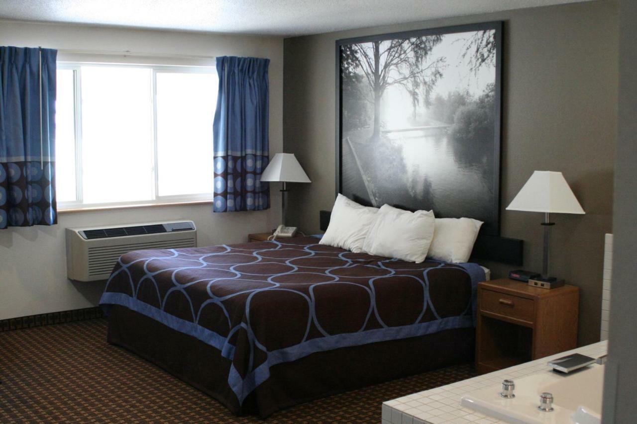 ซูเปอร์ 8 บาย วินด์แฮม พาร์คแรพพิดส์ Hotel Park Rapids ภายนอก รูปภาพ